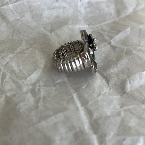 Guess Flower Ring - Picture 4 of 5